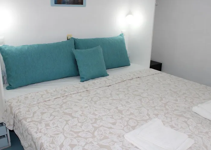 Aphrodite Of Milos * Adamantas (Milos)